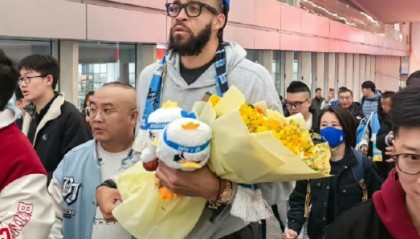 易倍体育app下载-北京男篮官方：麦基正式抵京将穿0号 搭档周琦组超级双塔冲冠